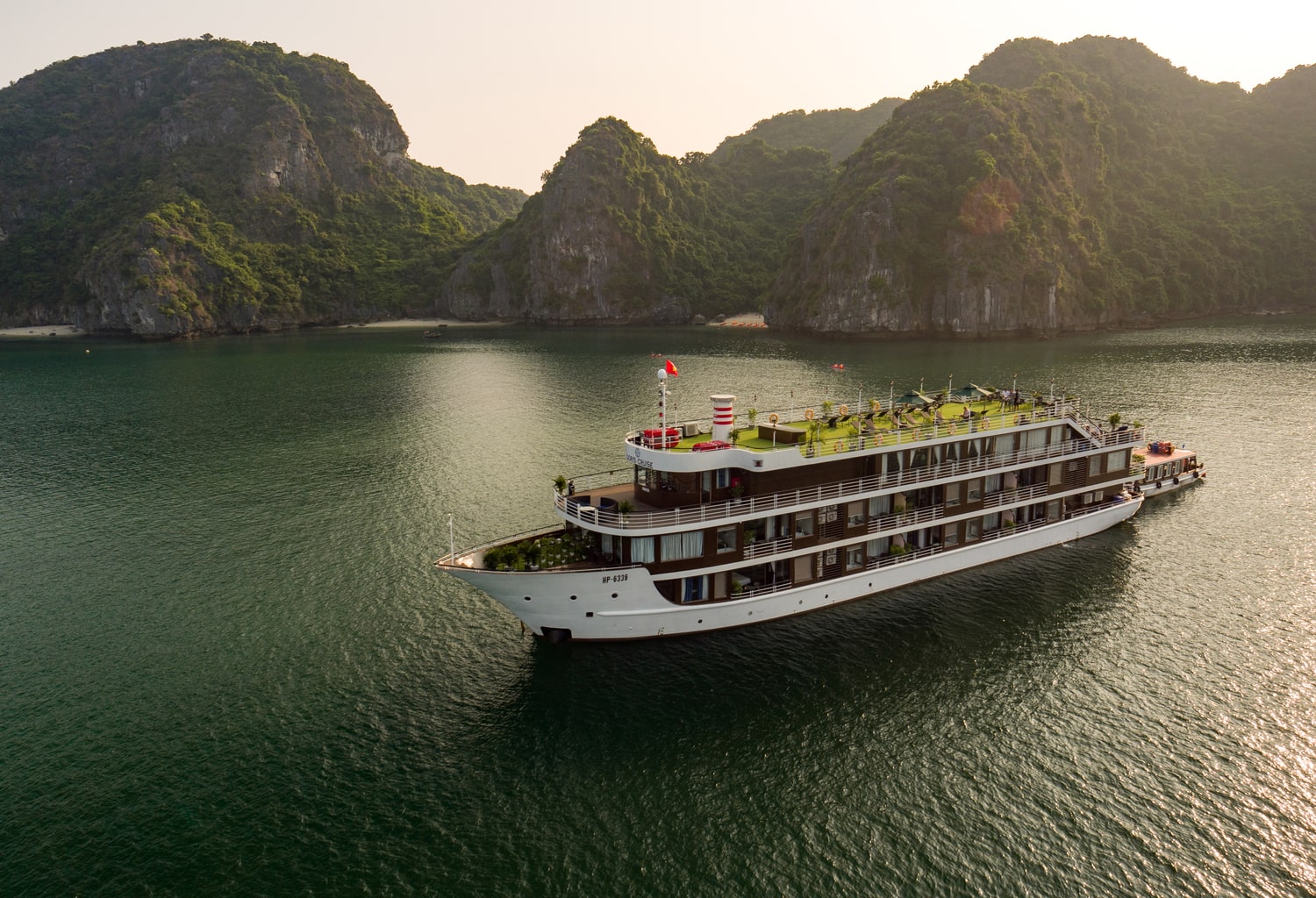 La Casta Regal Cruise - Lan Ha Bay Image